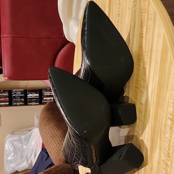 Just Fab Old Town Black Booties - Picture 6 of 8